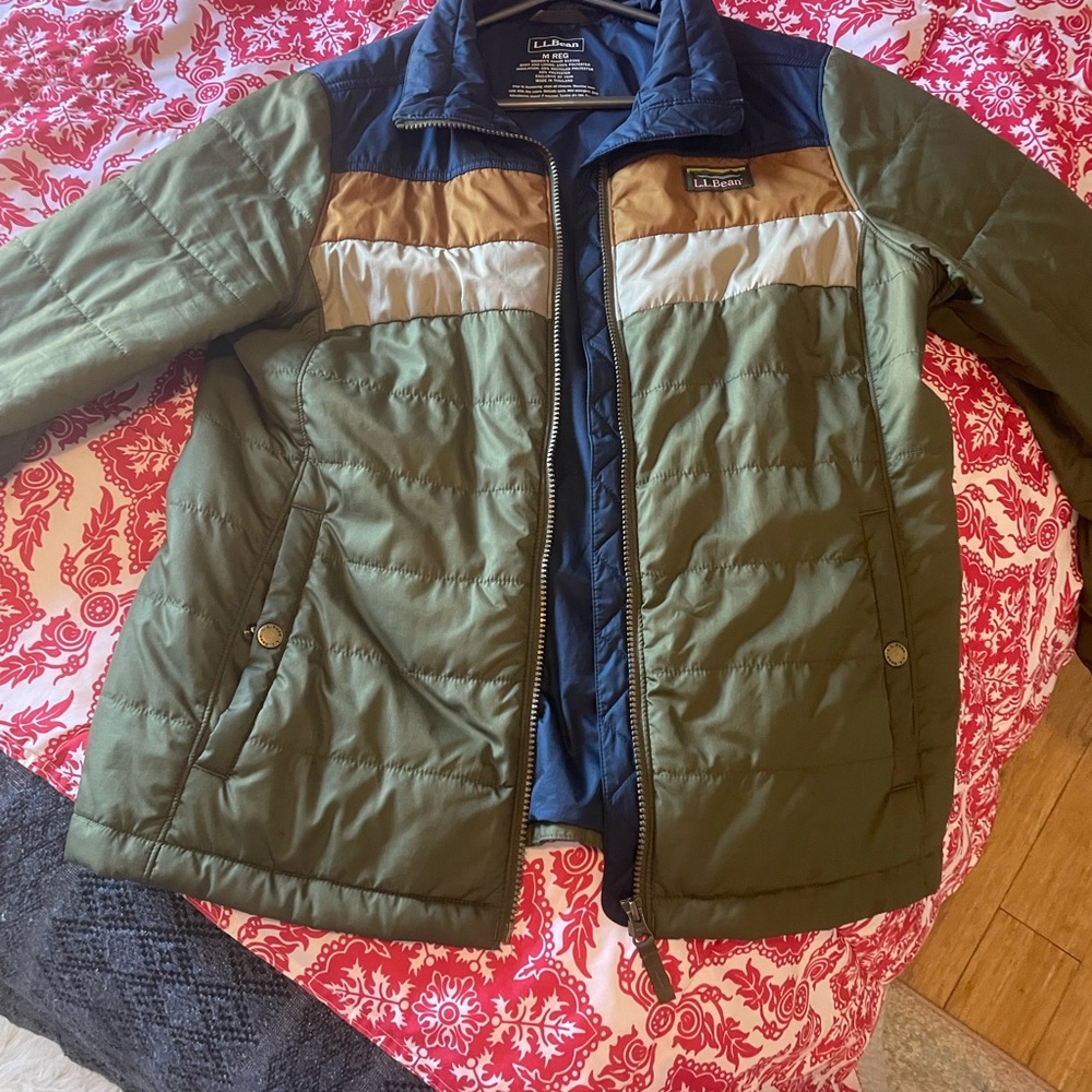 Synthetic down everyday jacket. Perfect condition. Size M.